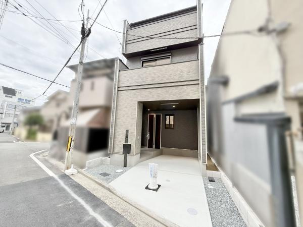 【前面道路含む現地写真】 | 周辺には、コンビニやスーパーなどの生活に便利な施設が揃っております♪