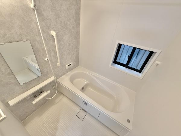 【浴室】 | アクセントパネルで落ち着きのある雰囲気を演出♪毎日の疲れを癒やすバスタイムを。