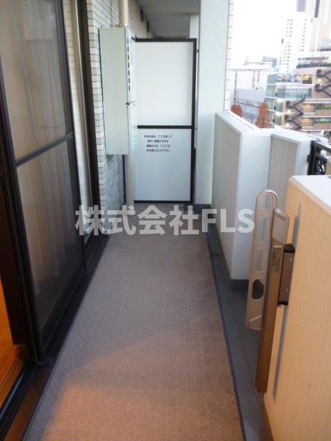 港区三田１丁目の賃貸マンションのバルコニー