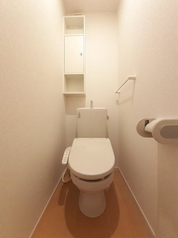 ヴィ・エスポワールⅡのトイレ|ゆったりとした空間のトイレです