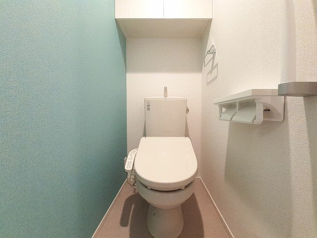 ヴィラノールＬのトイレ|落ち着いた色調のトイレです