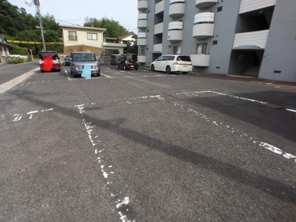 【駐車場】