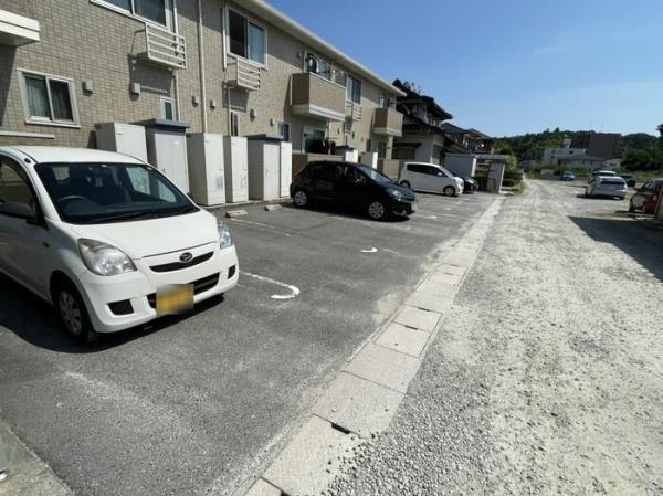 【駐車場】