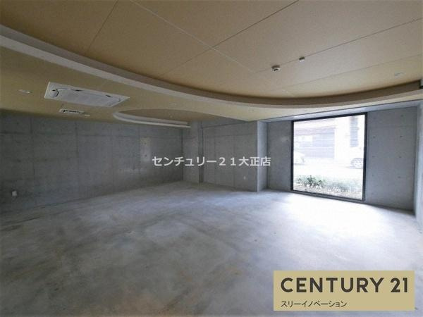 @RLis_house大阪ベイサイドシティの駐車場|★エントランス★