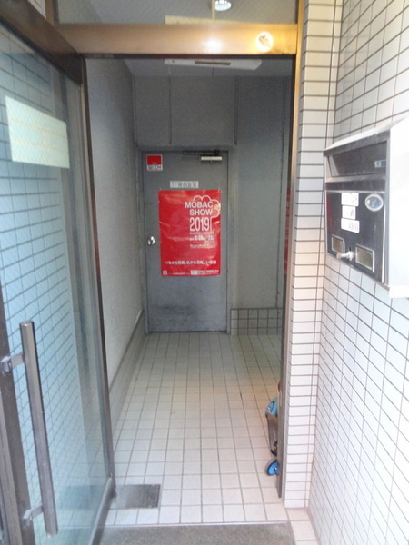 玄ビルのエントランス|★建物入口★