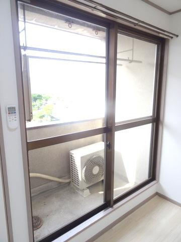 シティライフ大正の洋室