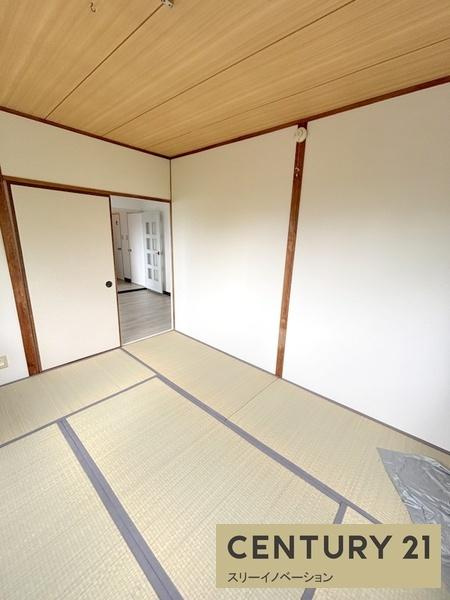 シティハイツ市岡の和室