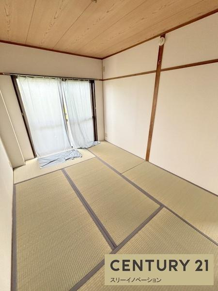 シティハイツ市岡の和室