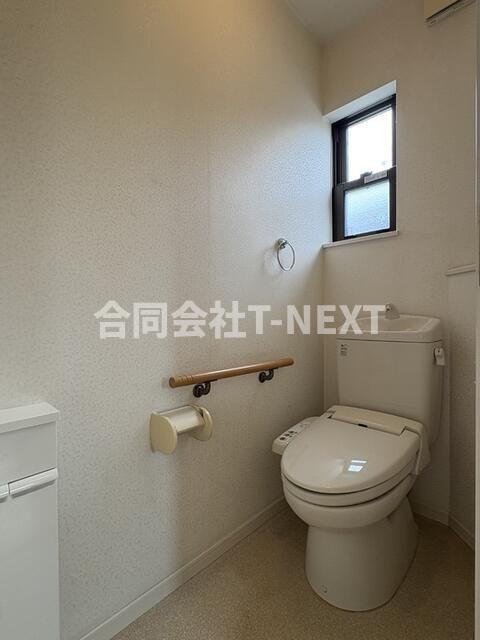 上鶴間本町戸建のトイレ