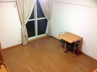 【居間・リビング】 | レオパレスキャピタルハイツ