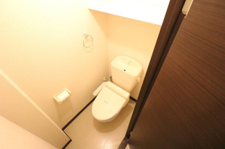 【その他】 | レオネクストかのう | 快適な温水洗浄便座付きトイレになります。