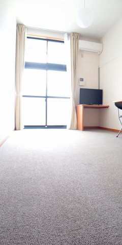 レオパレスパタータの居間・リビング|※実際のイメージと異なる場合が御座います。