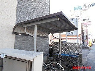 レオパレスプラド岩塚のその他|屋根付き駐輪場