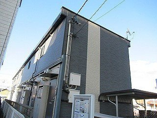 レオパレスプラド岩塚の外観