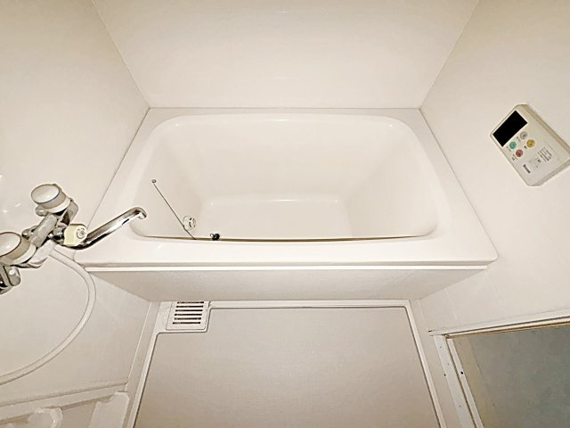 ユニーブル薬師山の浴室