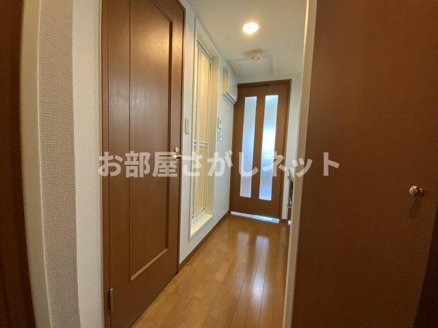 菱和パレス高輪タワーの玄関