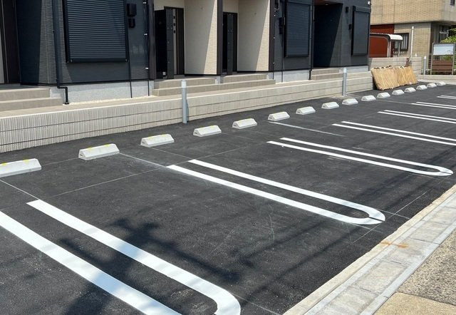 ウィステリア　Ｍの駐車場