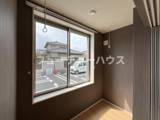 プリマヴェリーナＢ棟（PrimaverinaＢ）のバルコニー|サンルーム