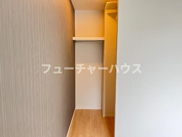 プリマヴェリーナＢ棟（PrimaverinaＢ）の収納|ウォークインクローゼット