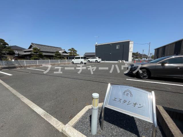 エスタシオンの駐車場