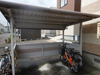 レオパレスブラン平岡公園のその他