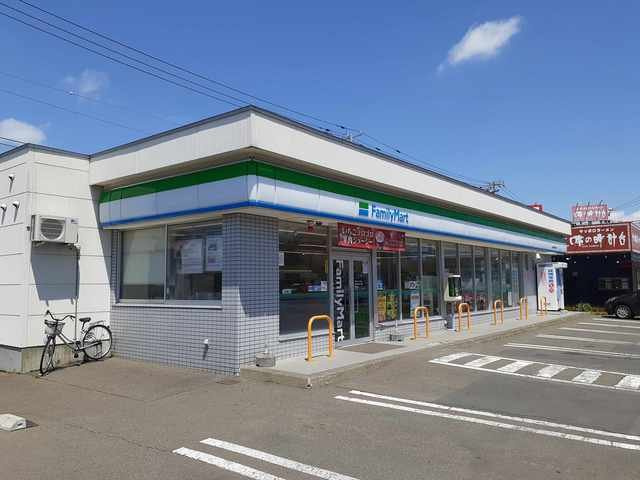 Ｌｅａｆ　ＰｌａｚａⅡの周辺|ファミリーマートまで396m