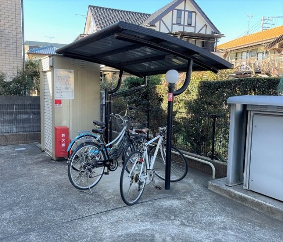 レオネクスト堂山ハウスのその他|屋根付き駐輪場完備