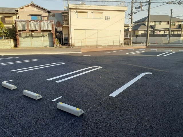 チェストナットフィールド　光の駐車場