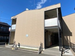 レオパレスサンイーグルの外観