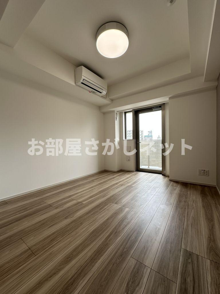 コンシェリア東京 ＜ＨＩＧＡＳＨＩＪＵＪＯ ＲＥＳＩＤＥＮＣＥ＞の居間・リビング