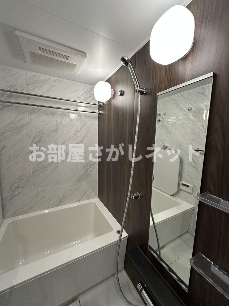 コンシェリア東京 ＜ＨＩＧＡＳＨＩＪＵＪＯ ＲＥＳＩＤＥＮＣＥ＞の浴室