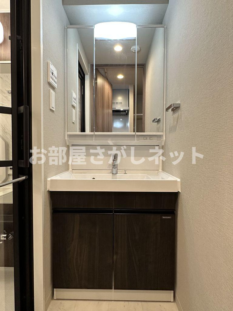 コンシェリア東京 ＜ＨＩＧＡＳＨＩＪＵＪＯ ＲＥＳＩＤＥＮＣＥ＞の洗面所