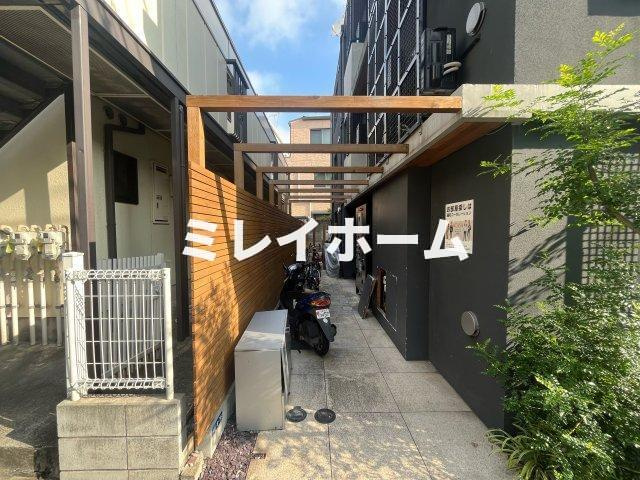 大田区南蒲田３丁目の賃貸マンションのエントランス