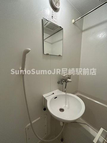 レオパレス道意1号の独立洗面台
