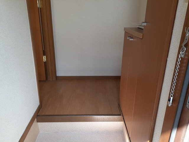 グッディ・ツーの玄関