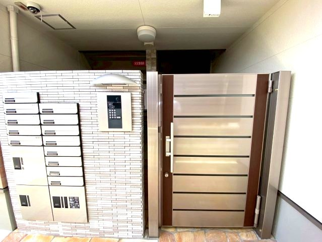 フジパレス富田林のエントランス