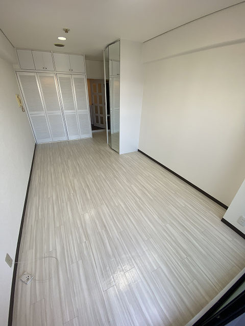 尼崎市塚口本町３丁目の賃貸マンションの寝室