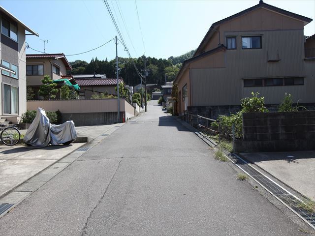 【前面道路含む現地写真】の画像