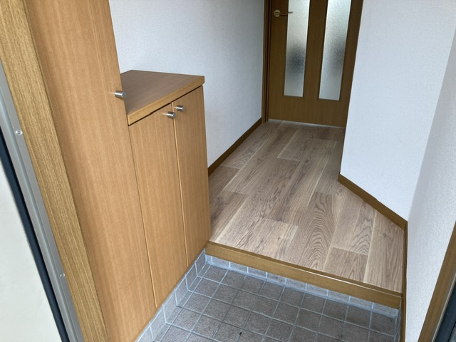 ローズハイツの玄関