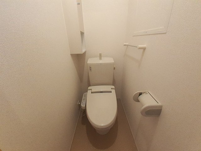 レヤリーライフⅡのトイレ|清潔感のあるトイレです