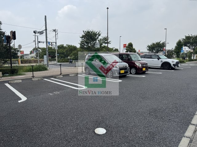 マロンフォレストの駐車場