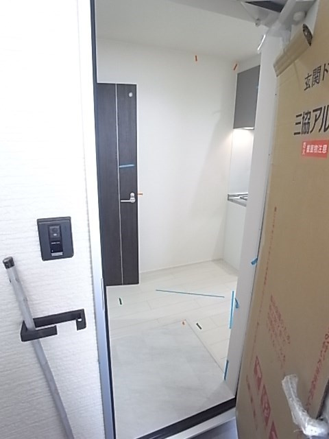 フジパレス出屋敷Ⅴ番館の玄関
