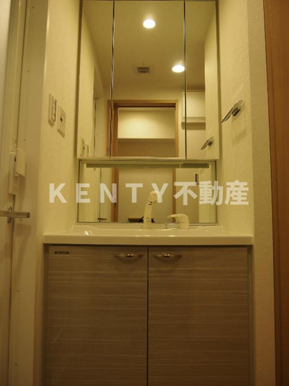 【洗面所】 | ルーブル羽田西 | 忙しい朝には欠かせない洗面所です