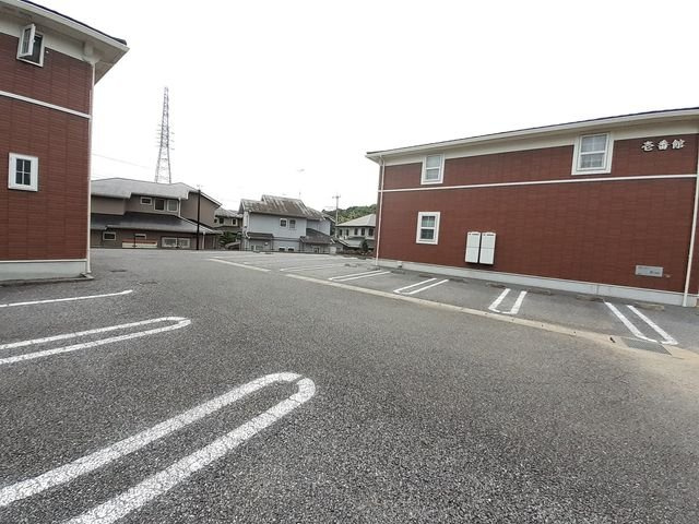 さくらヒルズ霞台　弐番館の駐車場|駐車場完備です
