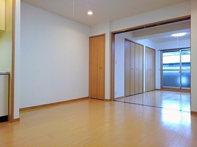 サニーレジデンス野田の居間・リビング|使いやすい居間です