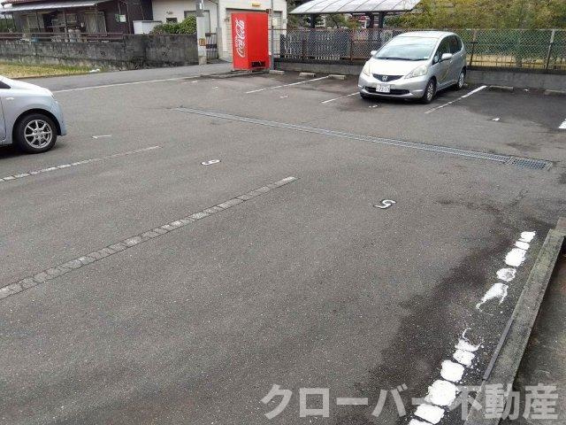 レオネクストキララⅡの駐車場