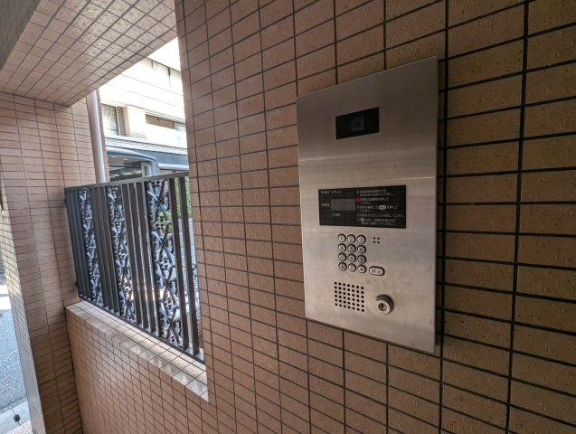 ハイコート甲子園のエントランス