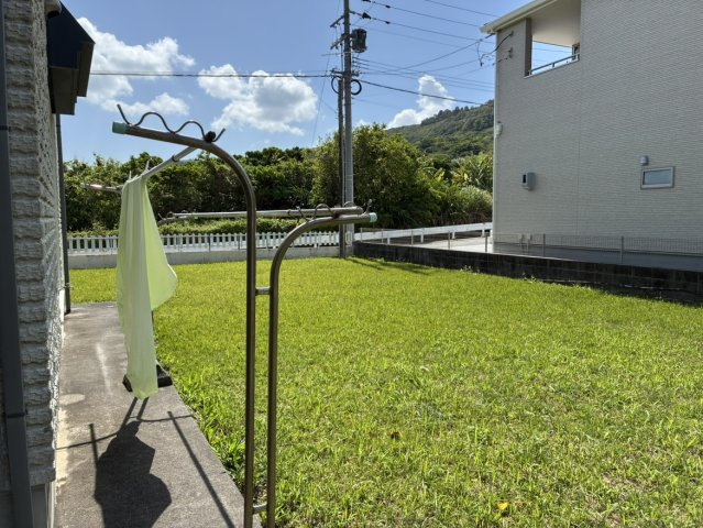 南城市佐敷新里 中古戸建ての庭|2026年3月頃の写真です。
