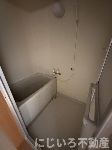 メゾンソレイユBの浴室