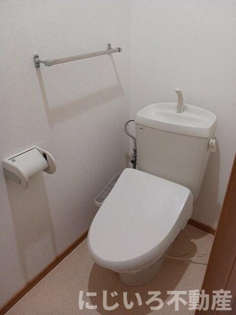 メゾンソレイユBのトイレ